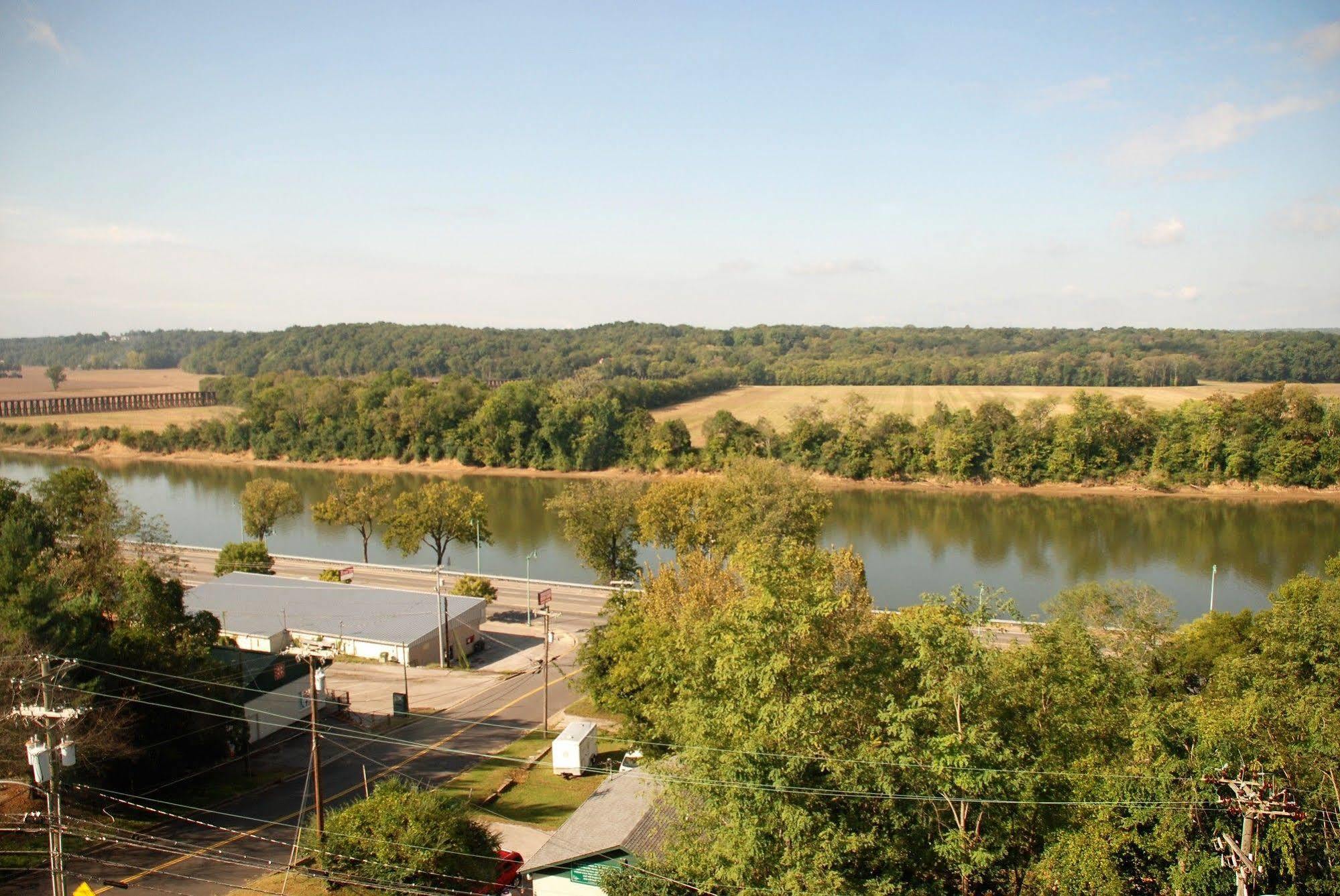 Doubletree By Hilton Clarksville Riverview ภายนอก รูปภาพ