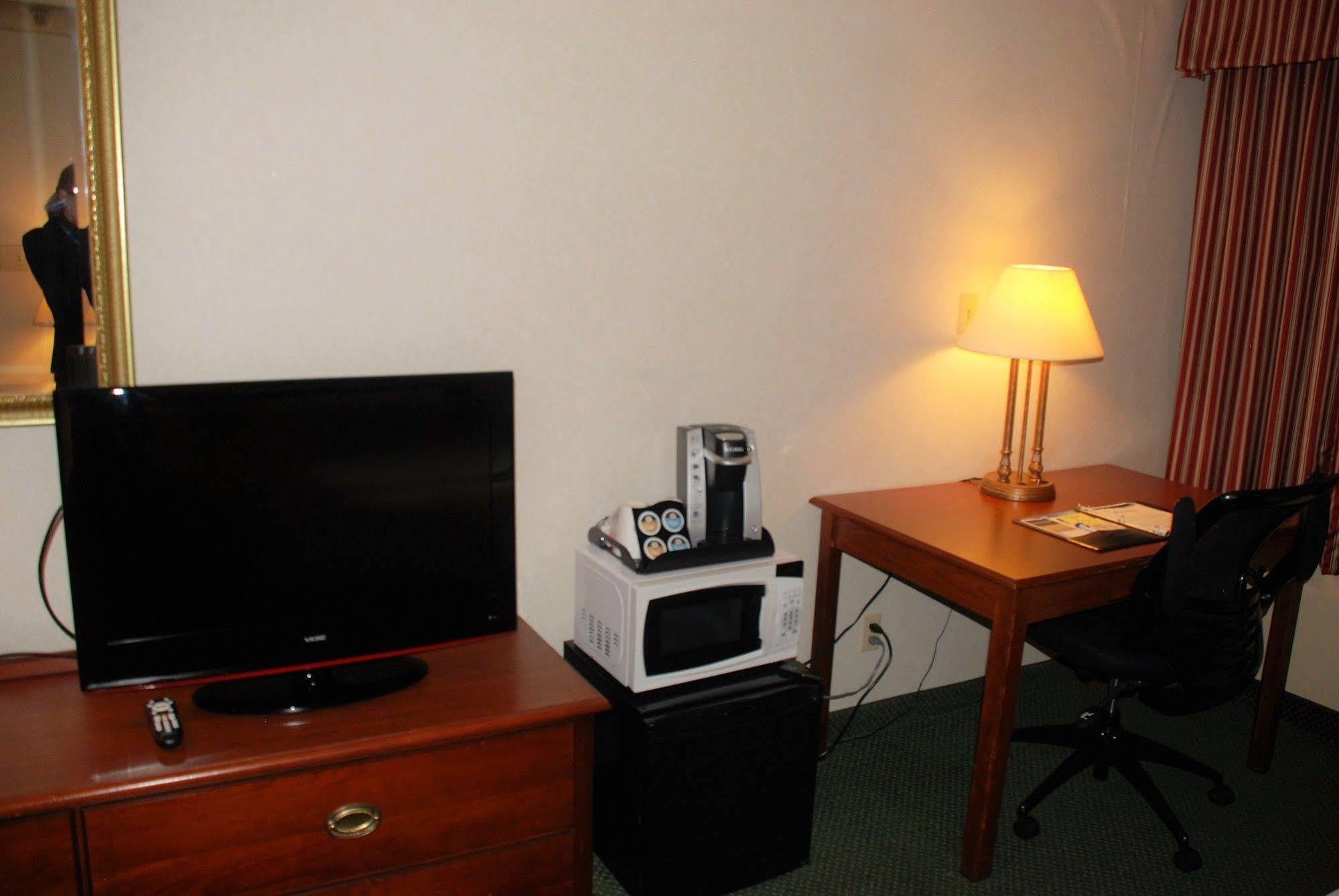 Doubletree By Hilton Clarksville Riverview ภายนอก รูปภาพ