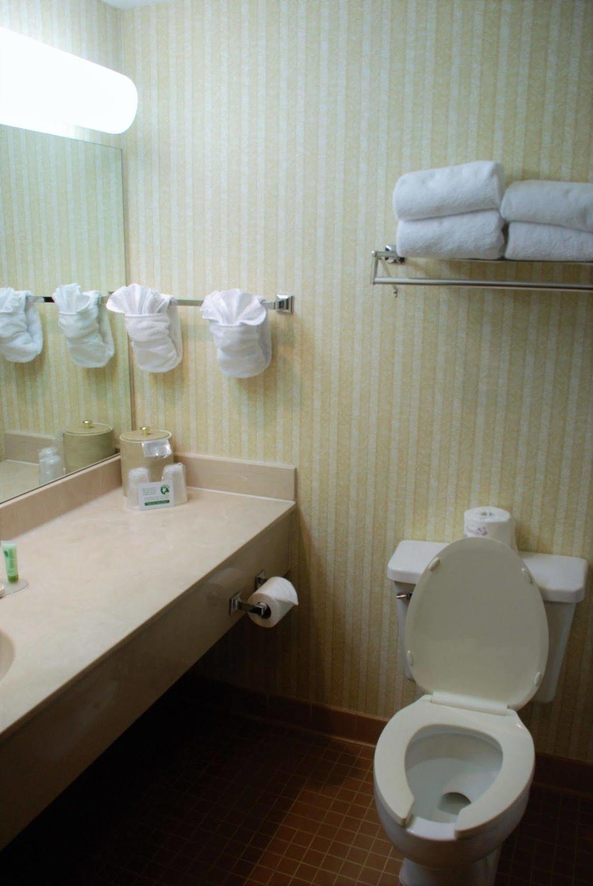 Doubletree By Hilton Clarksville Riverview ภายนอก รูปภาพ