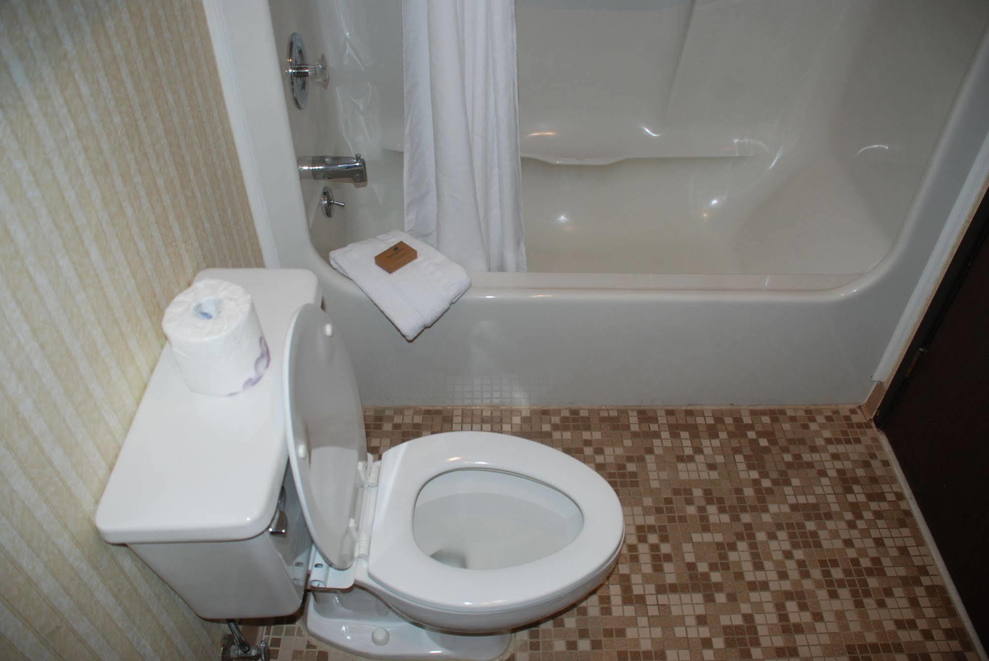 Doubletree By Hilton Clarksville Riverview ภายนอก รูปภาพ