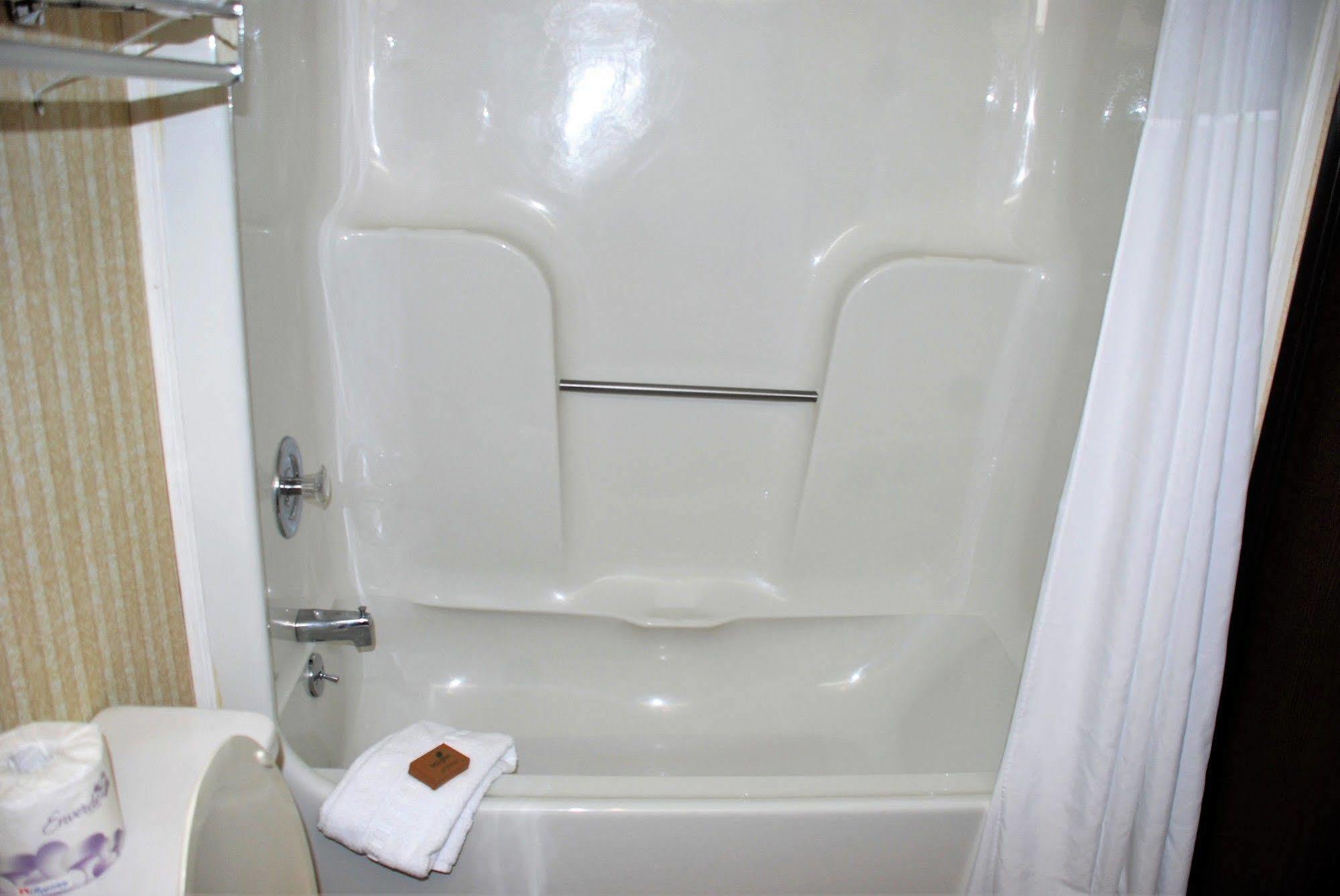 Doubletree By Hilton Clarksville Riverview ภายนอก รูปภาพ