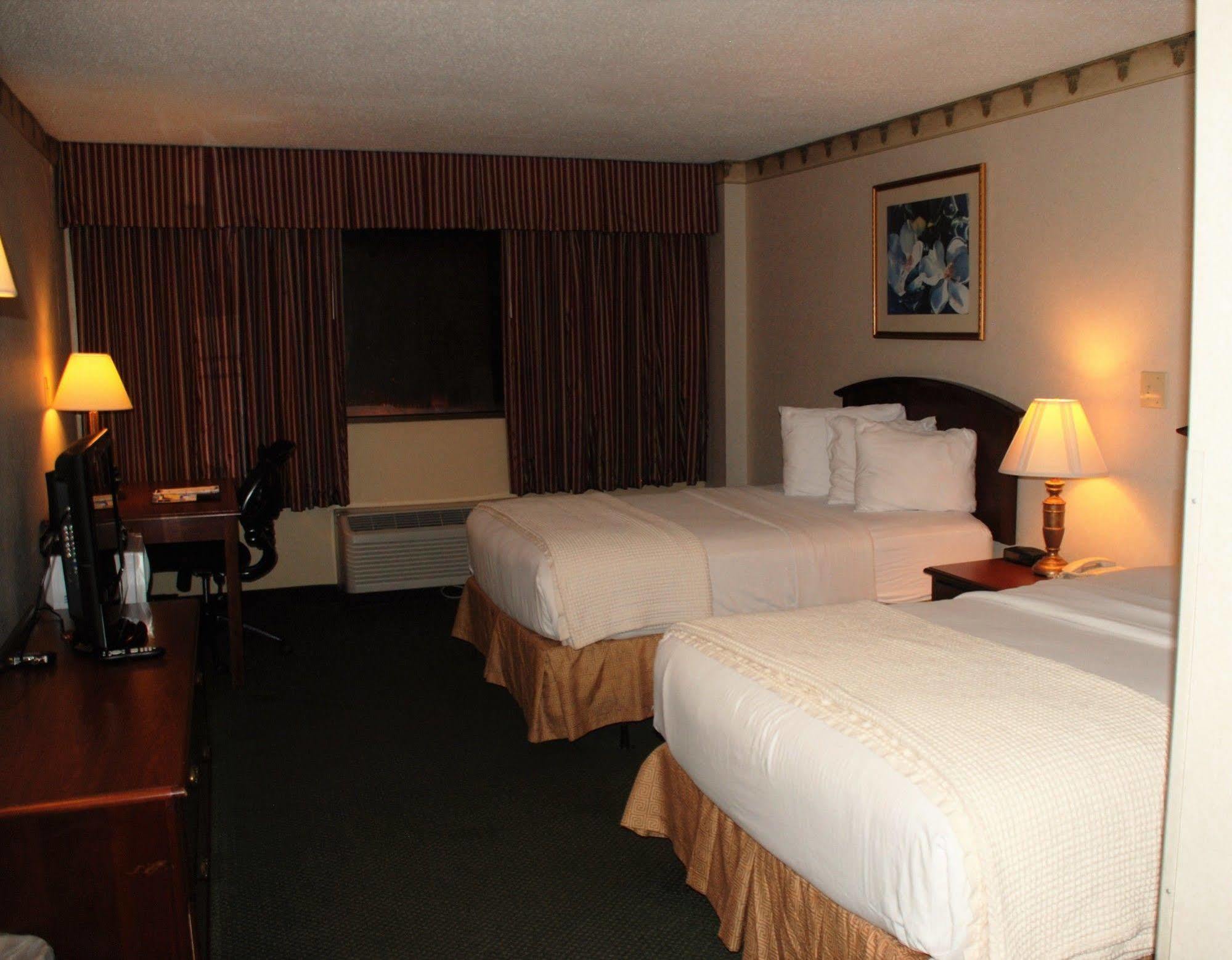 Doubletree By Hilton Clarksville Riverview ภายนอก รูปภาพ